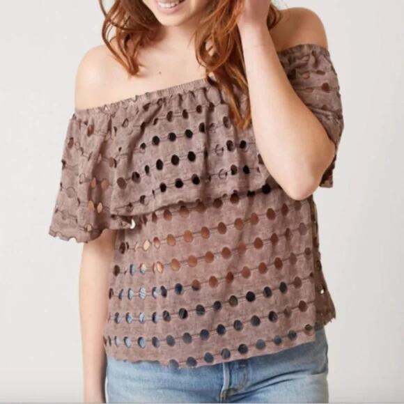Gimmicks Eyelet Off The Shoulder Top Women's Size Medium - Picture 1 of 9
